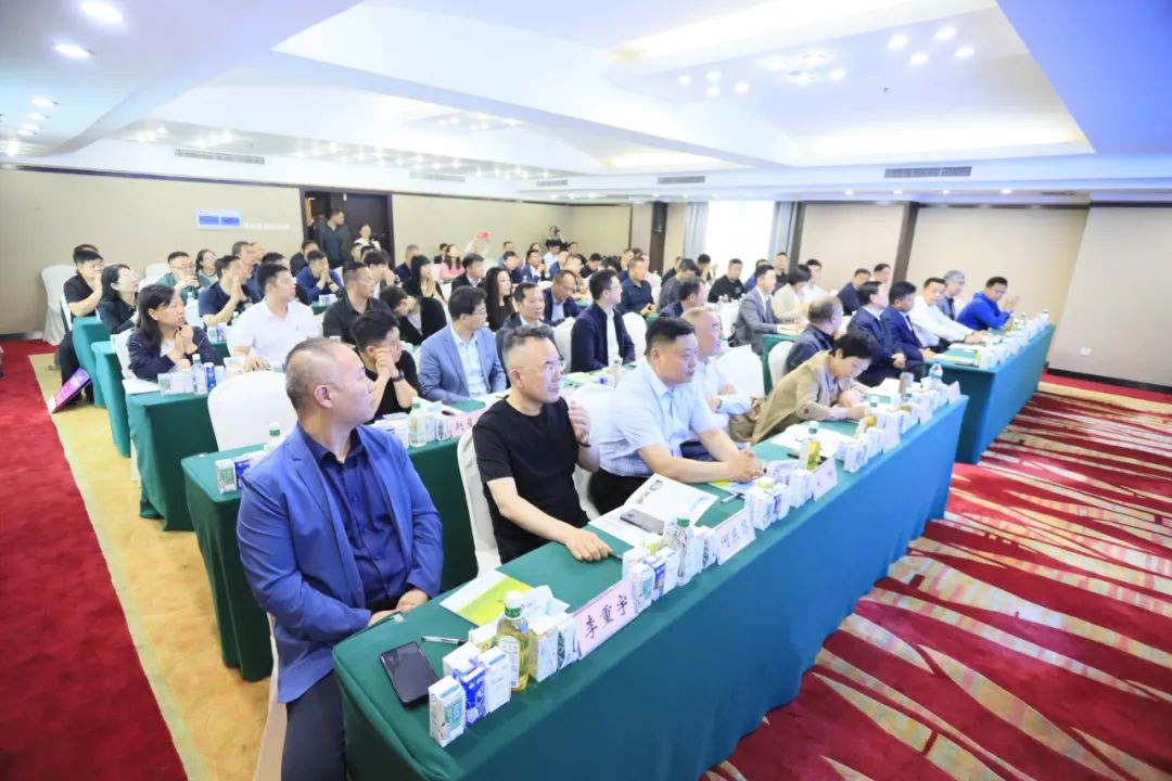 河南省2024國(guó)家“學(xué)生飲用奶計(jì)劃”推廣工作推進(jìn)會(huì)在鄭州成功舉辦！