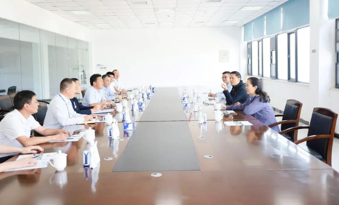 快樂(lè)過(guò)“雙節(jié)”，安全不放假｜河南農(nóng)投集團(tuán)黨委書(shū)記、董事長(zhǎng)李曉寰一行蒞臨花花牛乳業(yè)集團(tuán)開(kāi)展“雙節(jié)”安全生產(chǎn)大檢查活動(dòng)并慰問(wèn)一線職工、