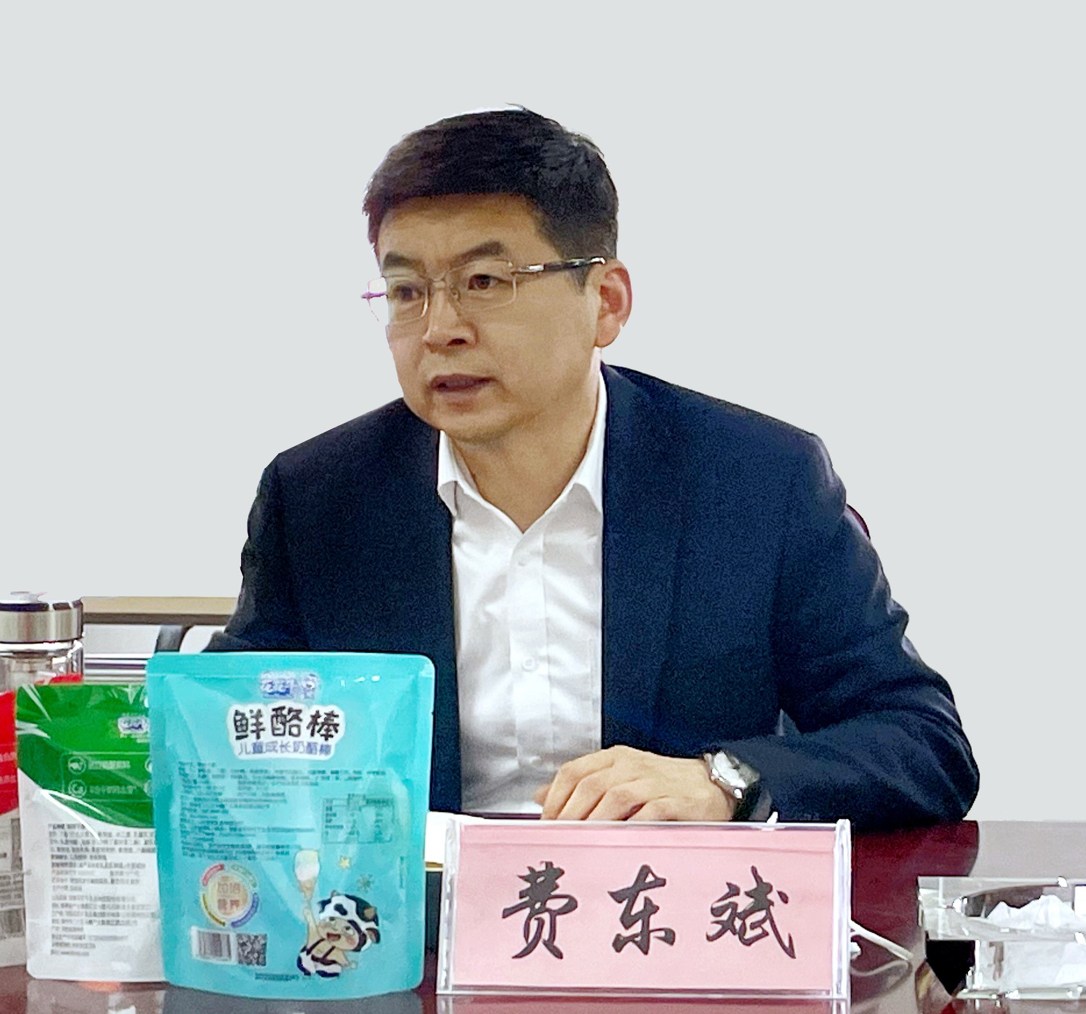 河南省委常委、副省長(zhǎng)費(fèi)東斌蒞臨 花花牛乳業(yè)集團(tuán)調(diào)研