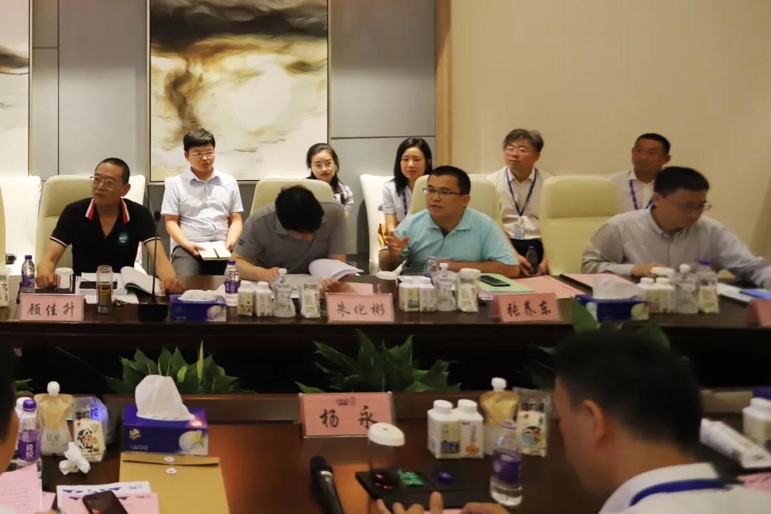 河南首家！花花牛乳業(yè)集團(tuán)通過(guò)優(yōu)質(zhì)乳工程驗(yàn)收
