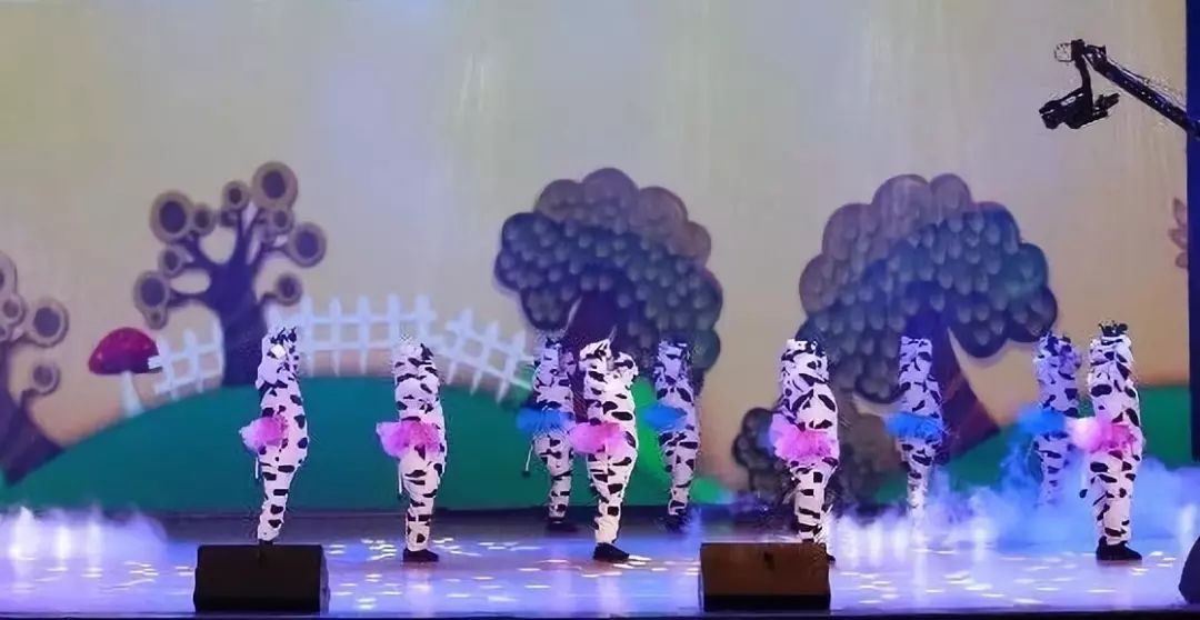 “贏在2019”，花花牛乳業(yè)集團(tuán)2019年新春晚會盛大開幕