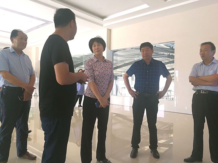 駐馬店市委常委、統(tǒng)戰(zhàn)部長姚新文 蒞臨花花牛乳業(yè)集團(tuán)總部調(diào)研