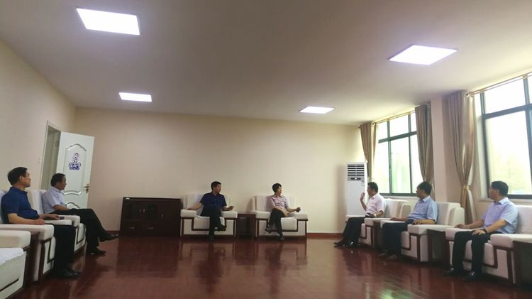 駐馬店市委常委、統(tǒng)戰(zhàn)部長姚新文 蒞臨花花牛乳業(yè)集團(tuán)總部調(diào)研