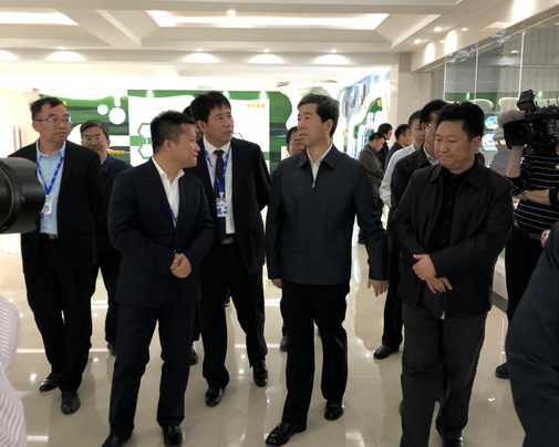 河南省委副書記、省長陳潤兒一行蒞臨 花花牛集團(tuán)魯山瑞亞牧業(yè)有限公司視察調(diào)研